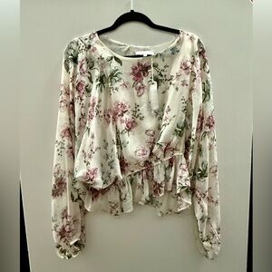 NWT floral boutique blouse!…